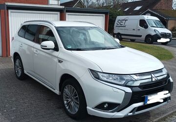 Mitsubishi Plug-in Hybrid Outlander 60.200 km 23.999 &euro; Leck 25917