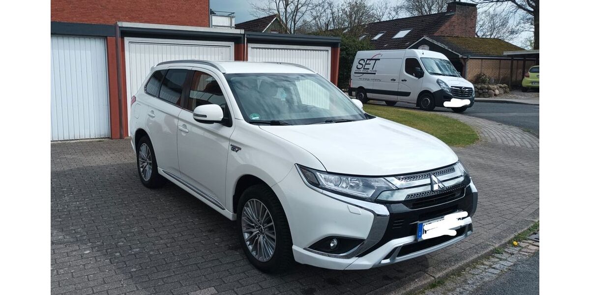 Mitsubishi Plug-in Hybrid Outlander 60.200 km 23.999 &euro; Leck 25917