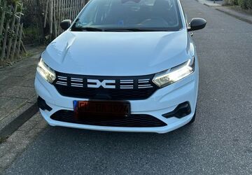 Dacia Sandero 10.500 km 14.250 &euro; Flensburg 24943